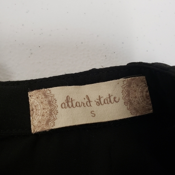 Altar'd State Black Floral Embroidered Cold Shoulder Top Size Small - Picture 4 of 7